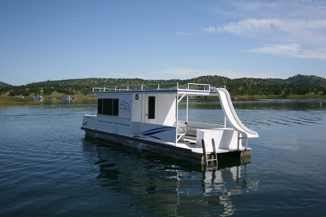 New Melones Lake Marina slip, boat and water toy rental for fantastic lake fun!